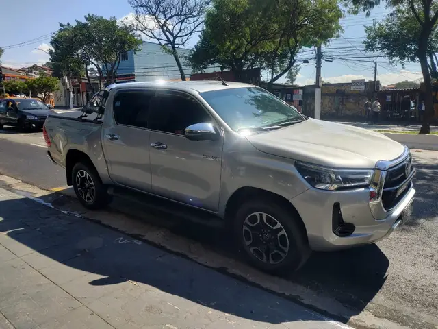 Carro Toyota Hilux Cabine Dupla 2023 SRX Limited 4x4 2.8 TDI Diesel Aut