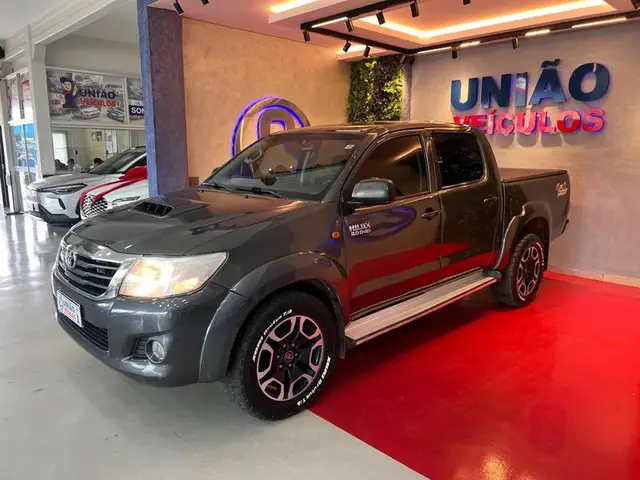 Carro Toyota Hilux Cabine Dupla 2015 Hilux 3.0 TDI 4x4 CD SR (Aut)