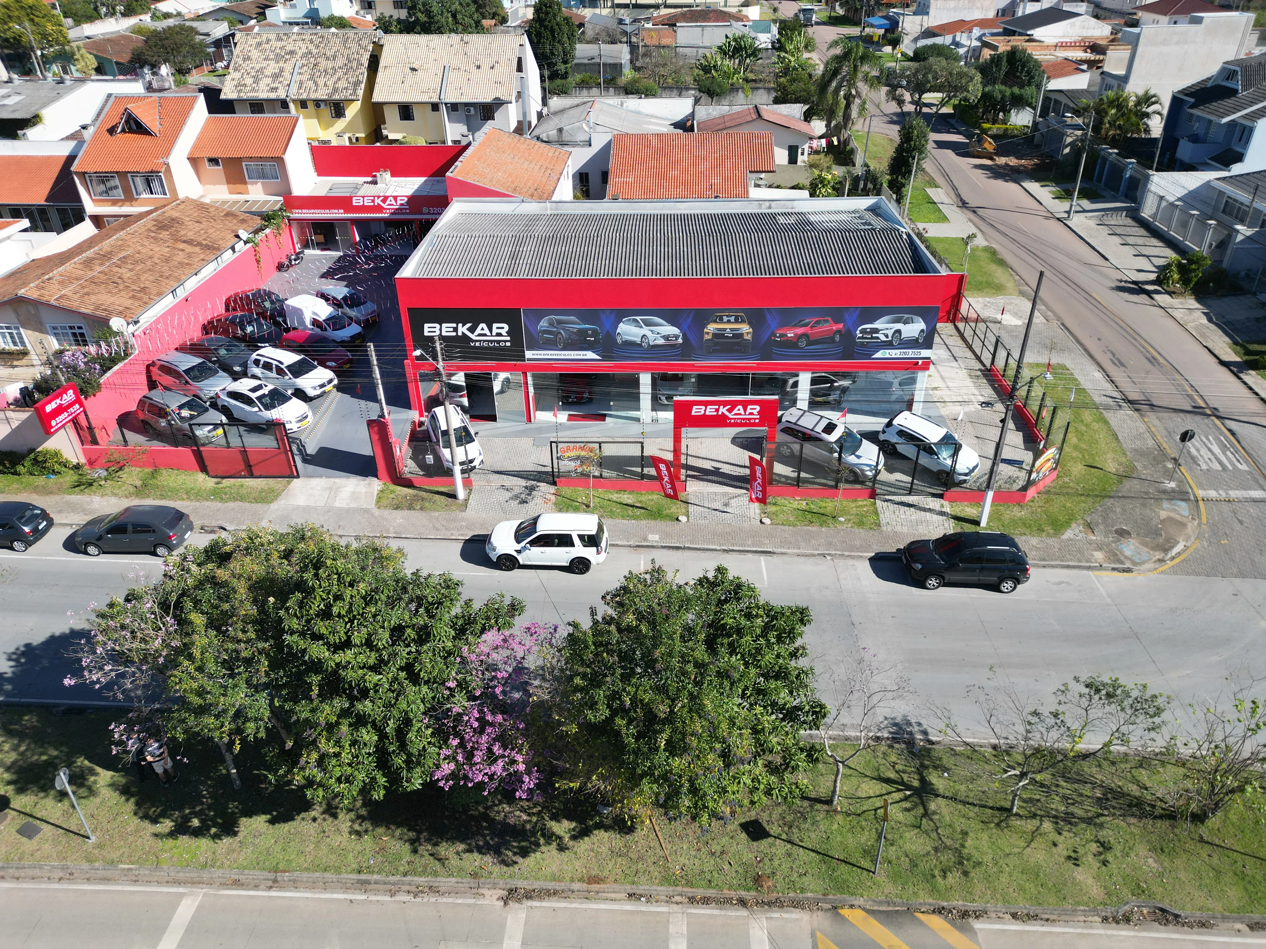 Fachada da loja Veículos à venda em Bekar Veículos - Curitiba - PR | Mobiauto