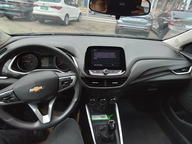 Carro Chevrolet Onix Plus 2024 LT 1.0