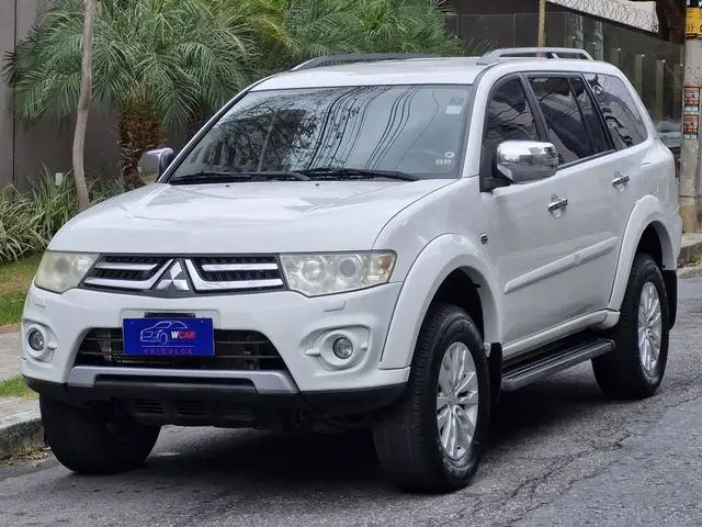 Carro Mitsubishi Pajero Dakar 2015 3.2 HPE 4WD (Aut)
