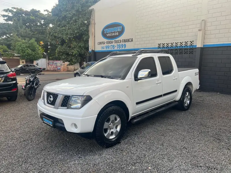 Nissan Frontier LE 4x4 2.5 16V (cab. dupla) (aut)