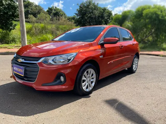 Carro Chevrolet Onix Plus 2020 1.0 LT (Flex)
