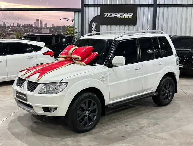 Carro Mitsubishi Pajero TR4 2012 2.0 16V 4x2 (Flex)