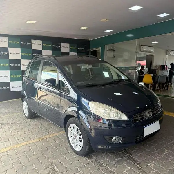 Carro Fiat Idea 2012 Attractive 1.4 8V (Flex)