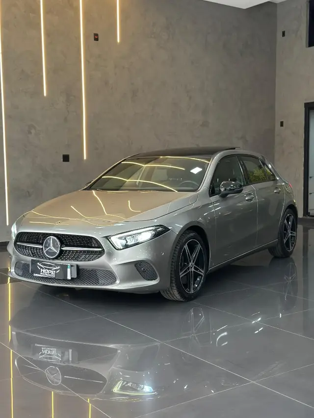 Carro Mercedes-Benz Classe A  2019 250 2.0 TB Sport Aut.