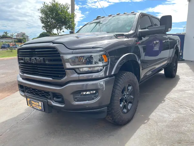 Carro RAM 3500 2022 Laramie Night Edition 6.7