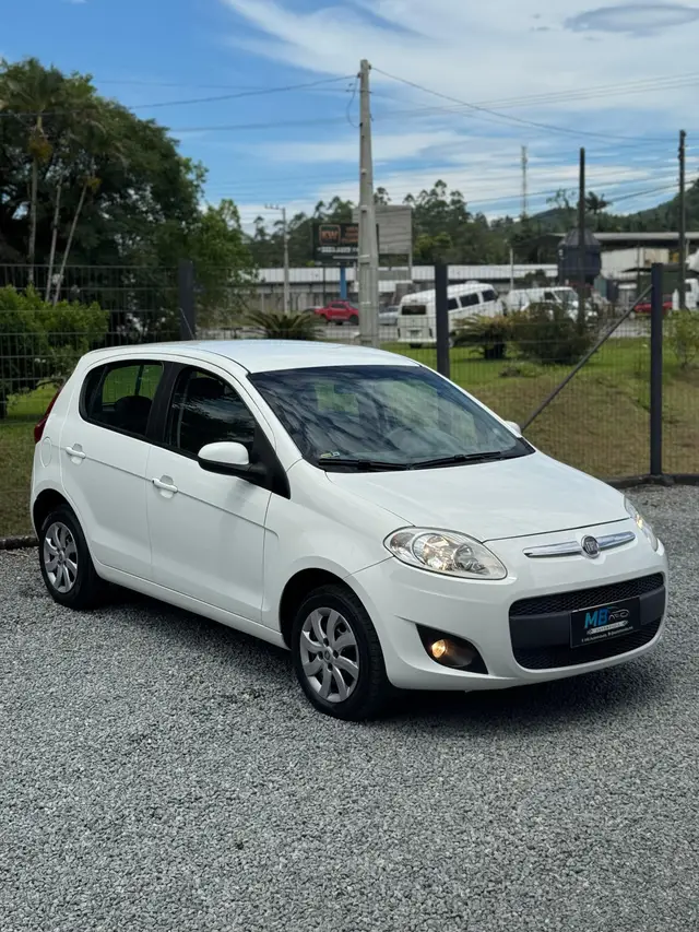 Carro Fiat Palio 2014 Attractive 1.4 8V (Flex)
