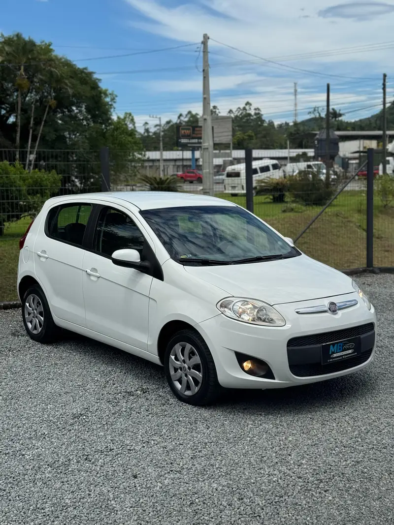 Fiat Palio Attractive 1.4 8V (Flex)
