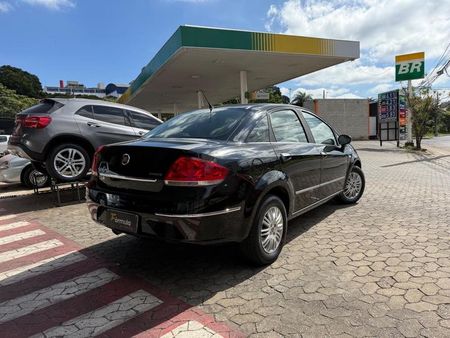 Linea Essence 1.8 16V (Flex)