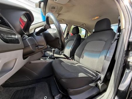 Linea Essence 1.8 16V (Flex)