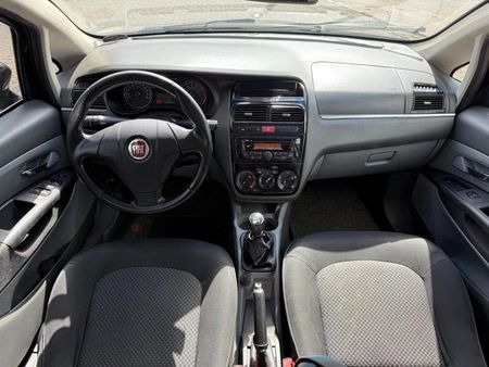 Linea Essence 1.8 16V (Flex)