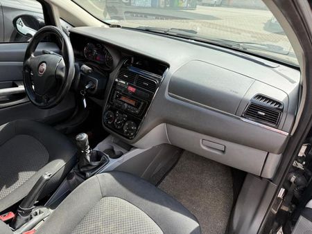 Linea Essence 1.8 16V (Flex)