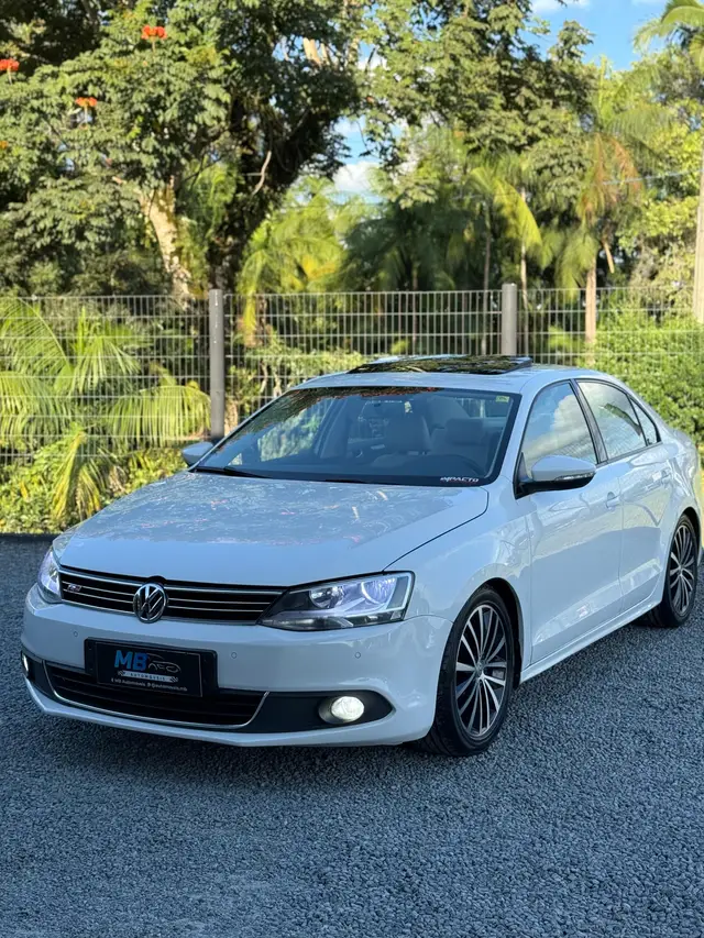Carro Volkswagen Jetta 2013 2.0 Comfortline (Flex)