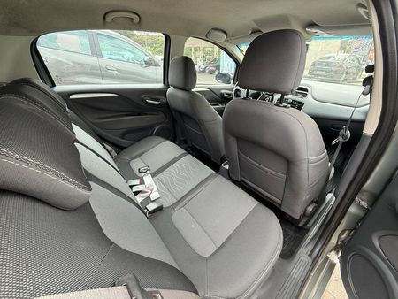 Punto Essence 1.6 16V (Flex)