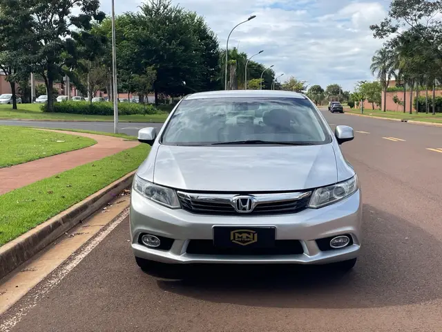Carro Honda Civic 2014 New  LXS 1.8 16V i-VTEC (Flex)