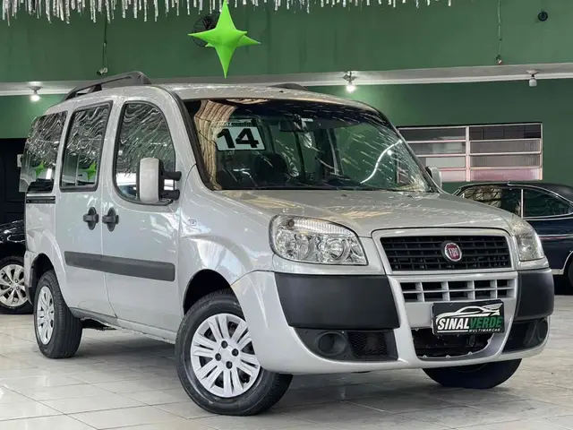 Carro Fiat Doblò 2014 Essence 1.8 16V (Flex)