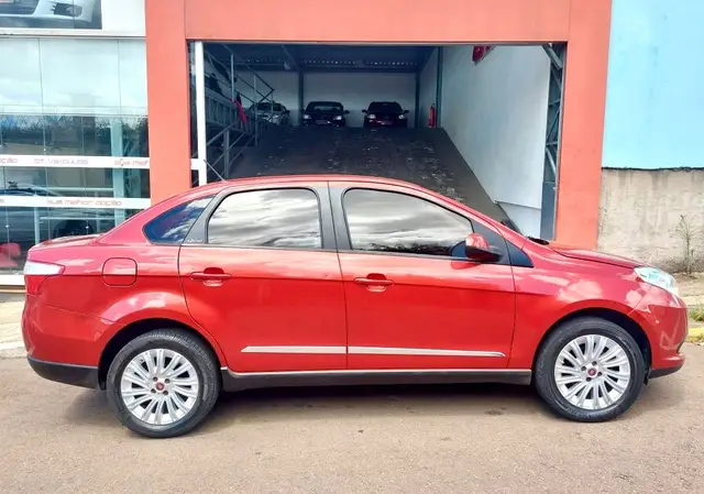 Carro Fiat Grand Siena 2015 ESSENCE ITALIA 1.6 Flex 16V