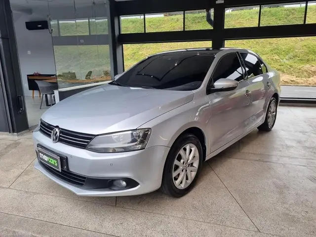Carro Volkswagen Jetta 2014 2.0 Comfortline (Flex)