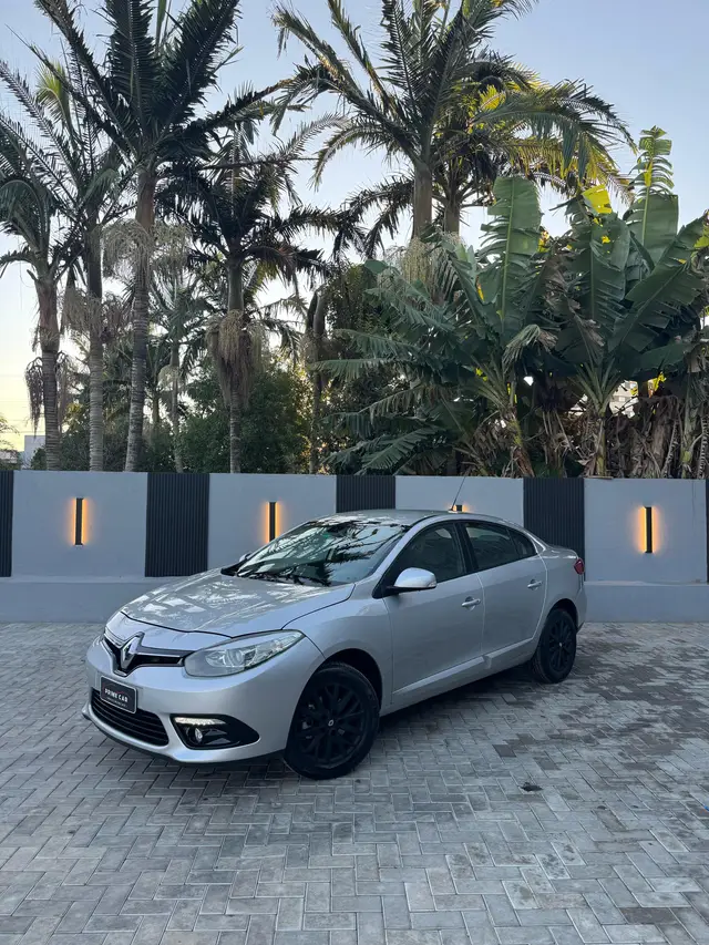 Carro Renault Fluence 2016 2.0 16V Dynamique X-Tronic (Flex)