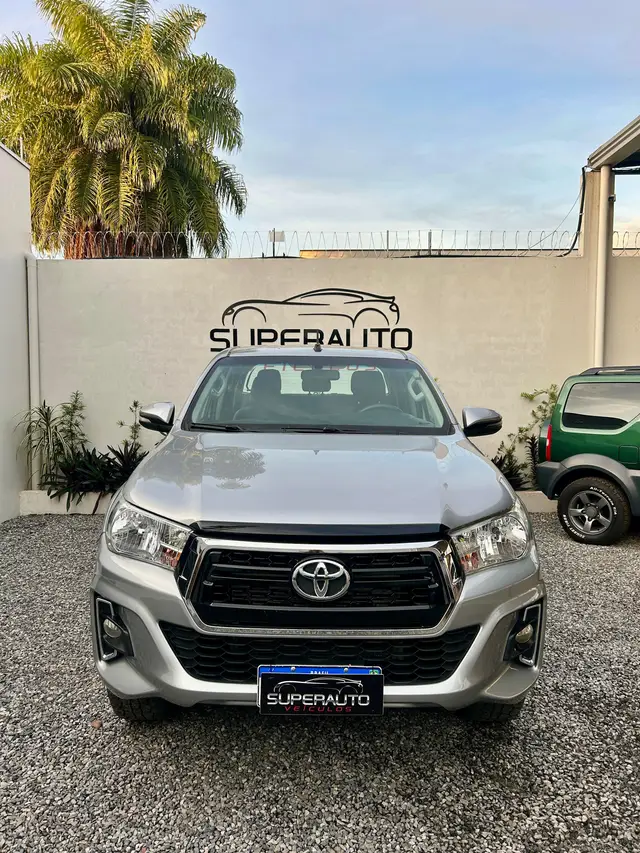 Carro Toyota Hilux Cabine Dupla 2017 Hilux 2.8 TDI STD CD 4x4