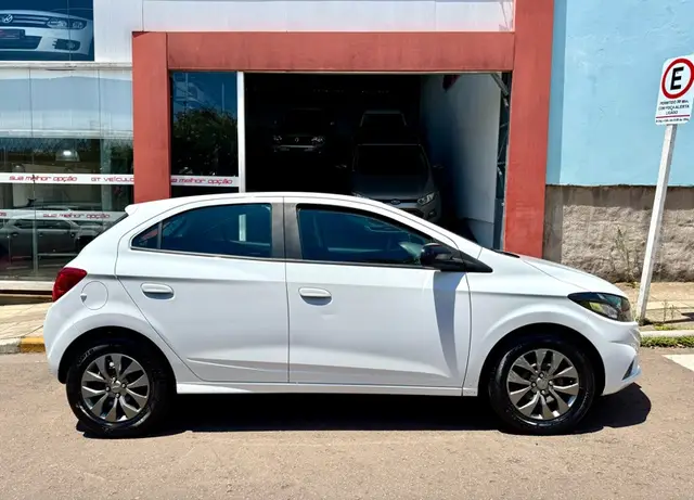 Carro Chevrolet Joy 2021 1.0 8V Black Edition (Flex)