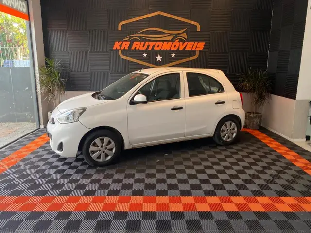 Carro Nissan March 2017 1.0 12V S (Flex)