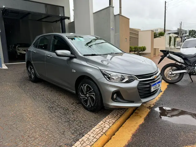 Carro Chevrolet Onix Plus 2025 LT 1.0 Turbo