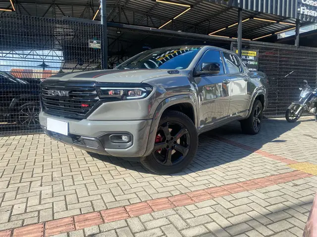 Carro RAM Rampage 2024 R/T 2.0 Turbo