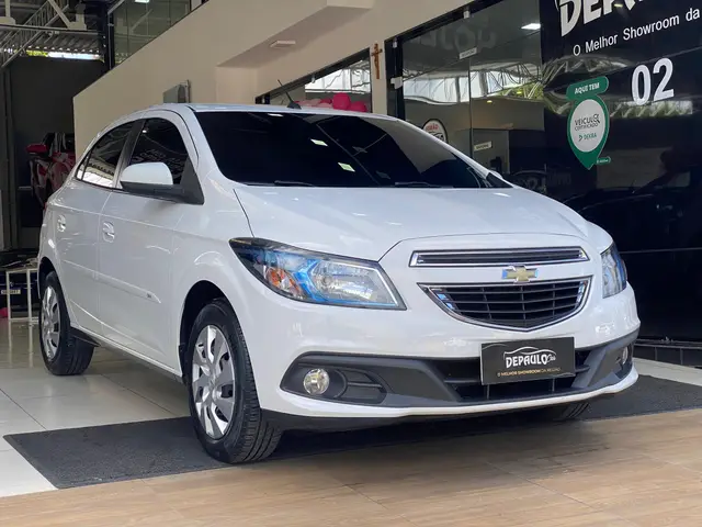 Carro Chevrolet Onix 2014 1.4 LT SPE/4