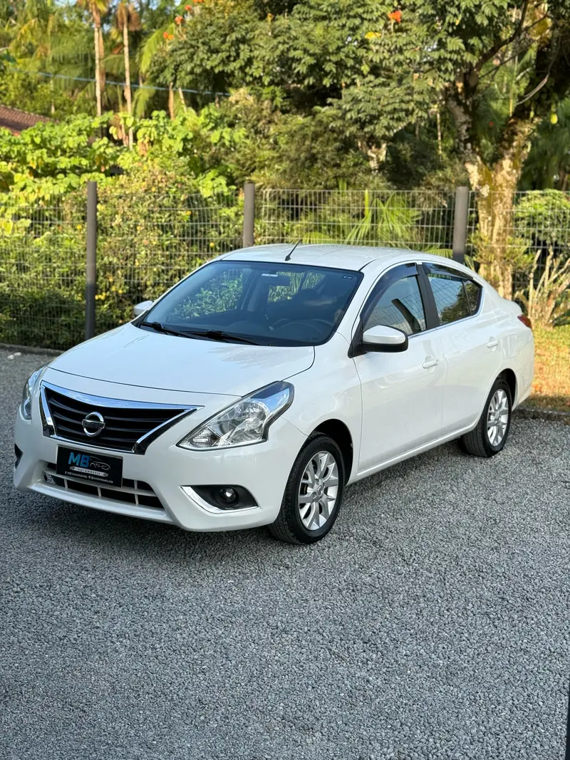 Nissan Versa 1.6 16V V-Drive Special Edition CVT (Flex)