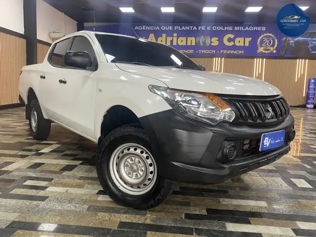 Carro Mitsubishi L200 Triton Sport 2022 GL 2.4 DID-H 4x4 (Aut)