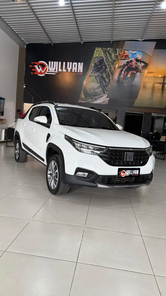 Carro Fiat Strada 2023 Volcano 1.3 8V CD AT