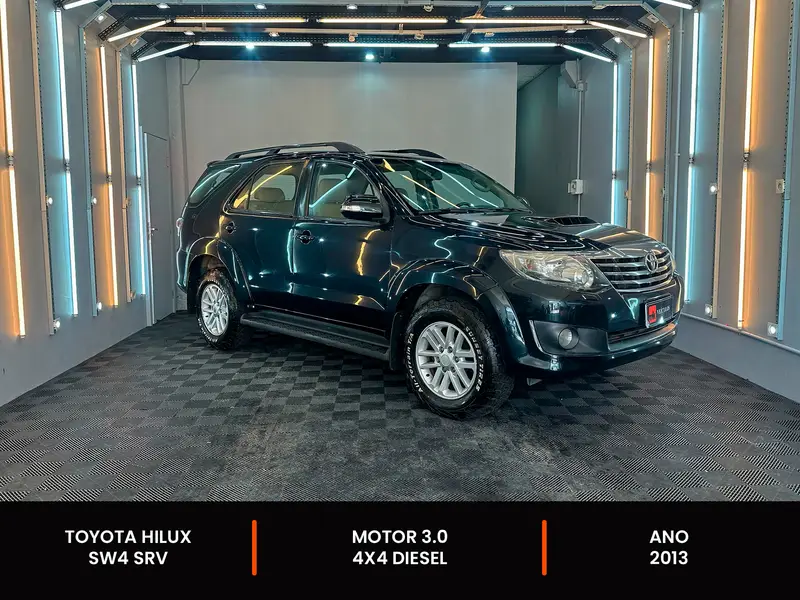 Toyota Hilux SW4 SRV 3.0 4X4 (7 Lugares)