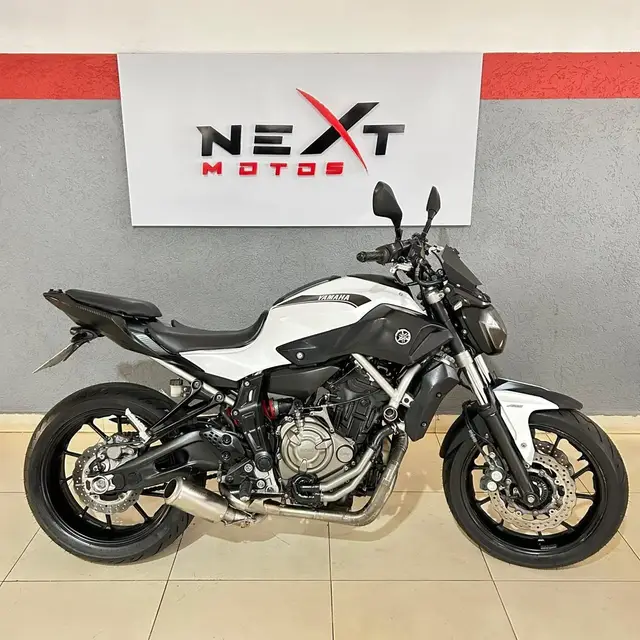 Carro Yamaha MT-07 2016 (ABS)