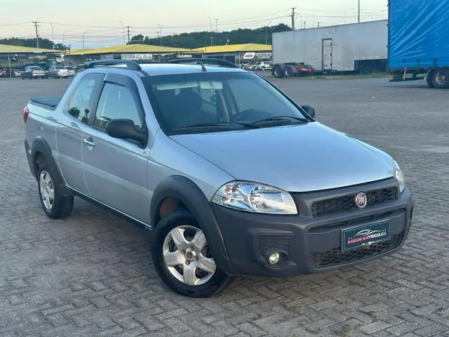 Carro Fiat Strada 2014 Working Celeb.1.4 Fire Flex 8V CD