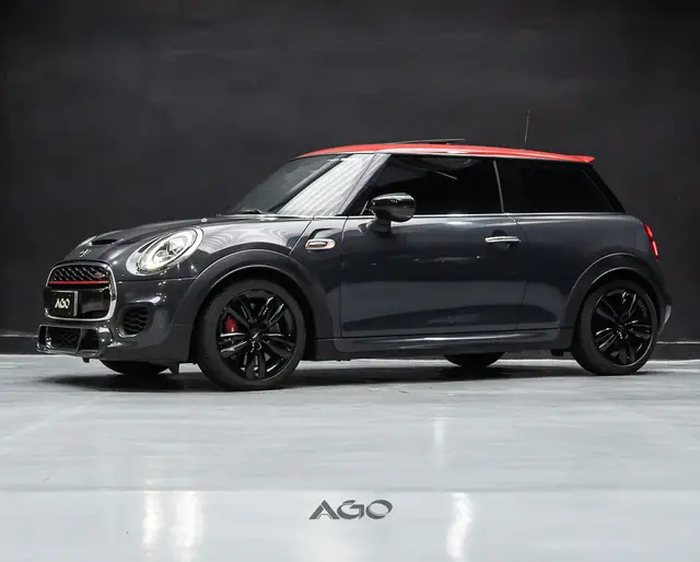 Carro MINI John Cooper Works 2023 John Works 2.0 Turbo 3p Aut.