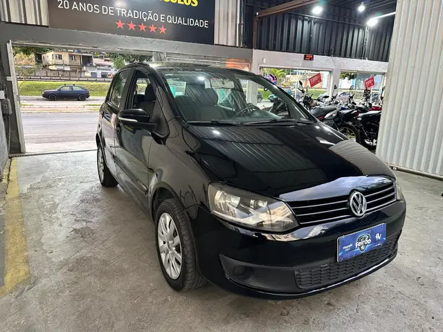 Carro Volkswagen Fox 2013 1.0 TEC (Flex) 4p