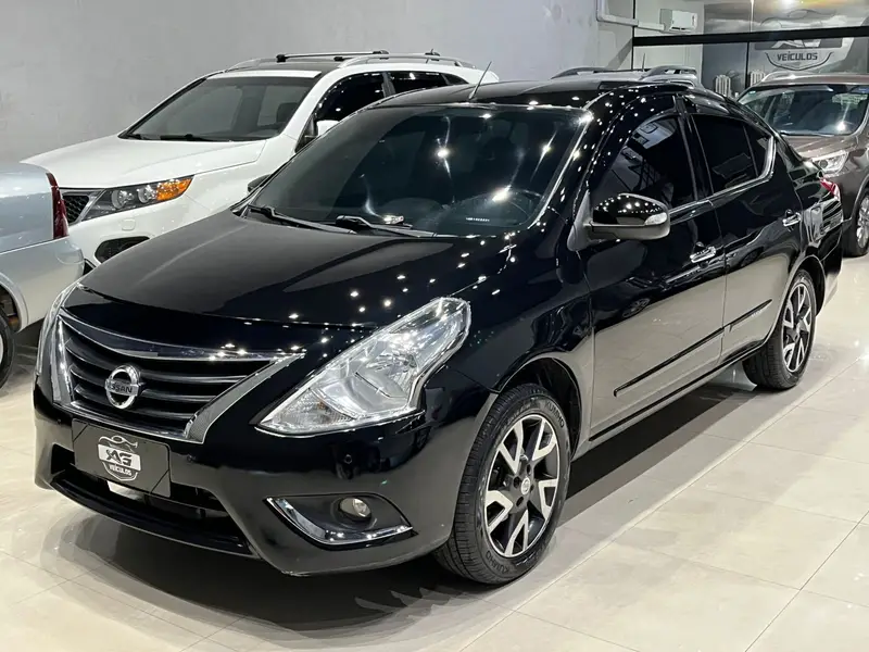 Nissan Versa 1.6 16V Unique CVT (Flex)