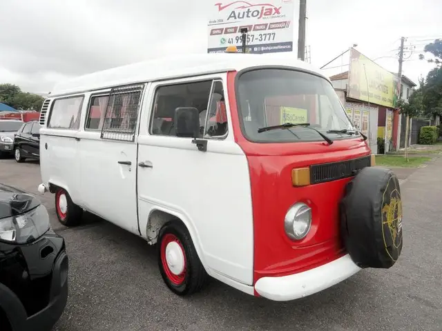 Carro Volkswagen Kombi 1998 Carat 1.6