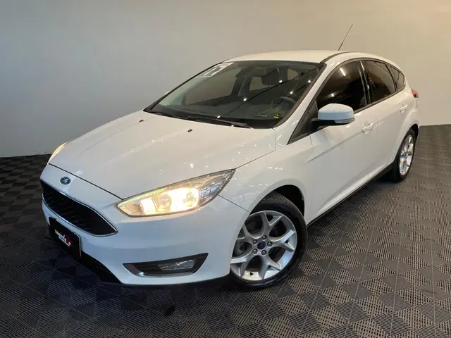 Carro Ford Focus Hatch 2017 SE 1.6 16V TiVCT