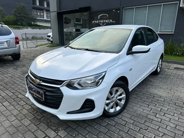 Carro Chevrolet Onix Plus 2023 LT 1.0
