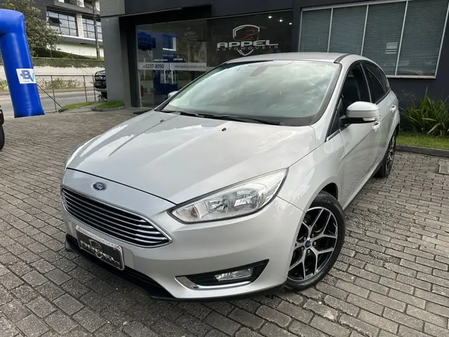 Carro Ford Focus Hatch 2016 Titanium Plus 2.0 PowerShift