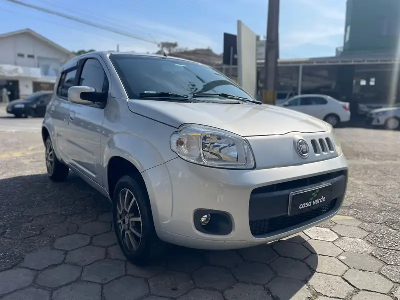 Fiat Uno Vivace 1.0 8V (Flex) 4p
