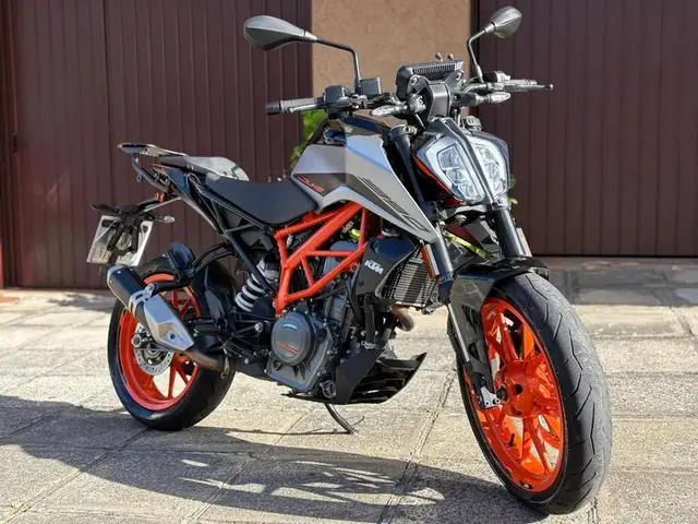 Carro KTM Duke 390 2022 390