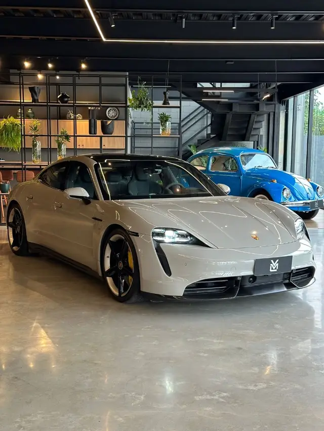 Carro Porsche Taycan 2021 Turbo S (Elétrico)