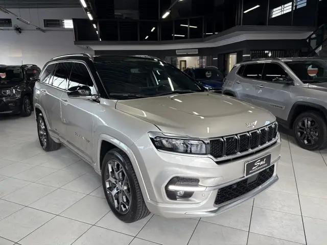 Carro Jeep Commander 2023 Overland 1.3 T270