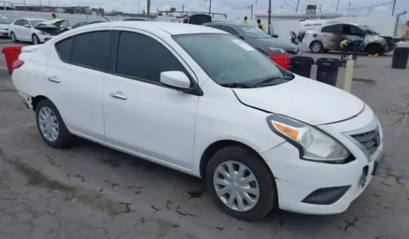 Nissan Versa 1.0 12V (Flex)