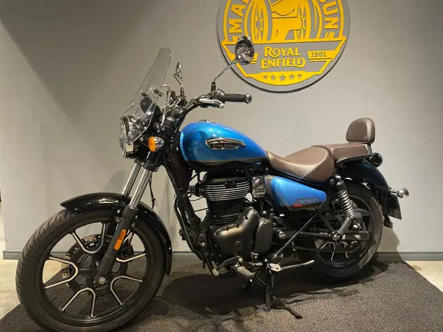 Carro Royal Enfield Meteor 350 2025 Supernova