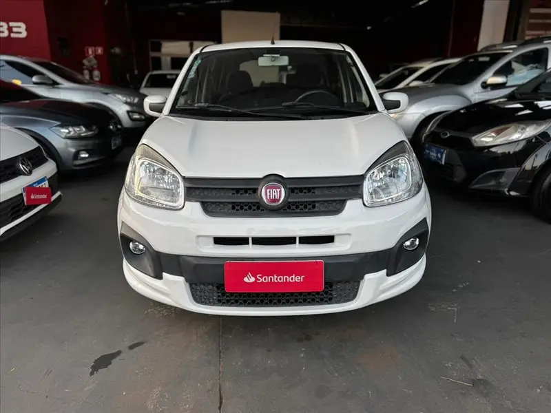 Fiat Uno Attractive 1.0 (Flex) 4p